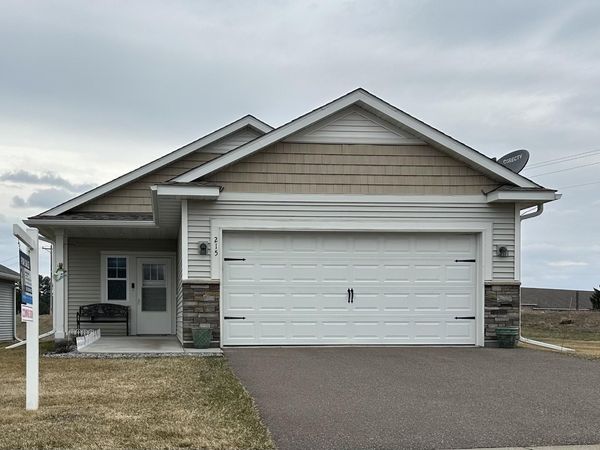 215 8th Avenue NE, Isanti, MN 55040