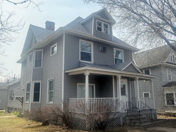 1854 Roblyn Ave , Saint Paul, MN 55104