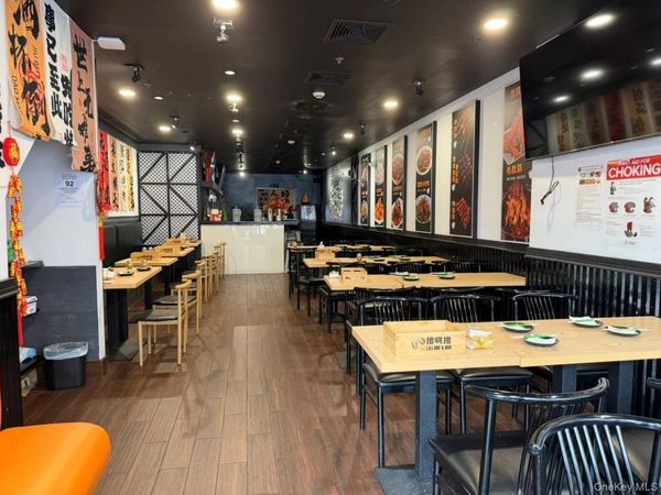 66 Middle Neck Road , Great Neck, NY 11021