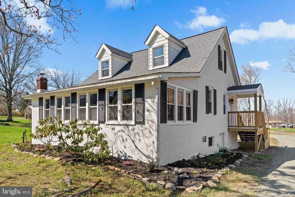 2042 UPPER RIDGE ROAD , GREEN LANE, PA 18054