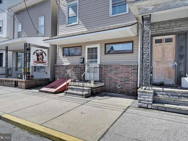 102 & 104 SOUTH 2ND STREET, SAINT CLAIR, PA 17970