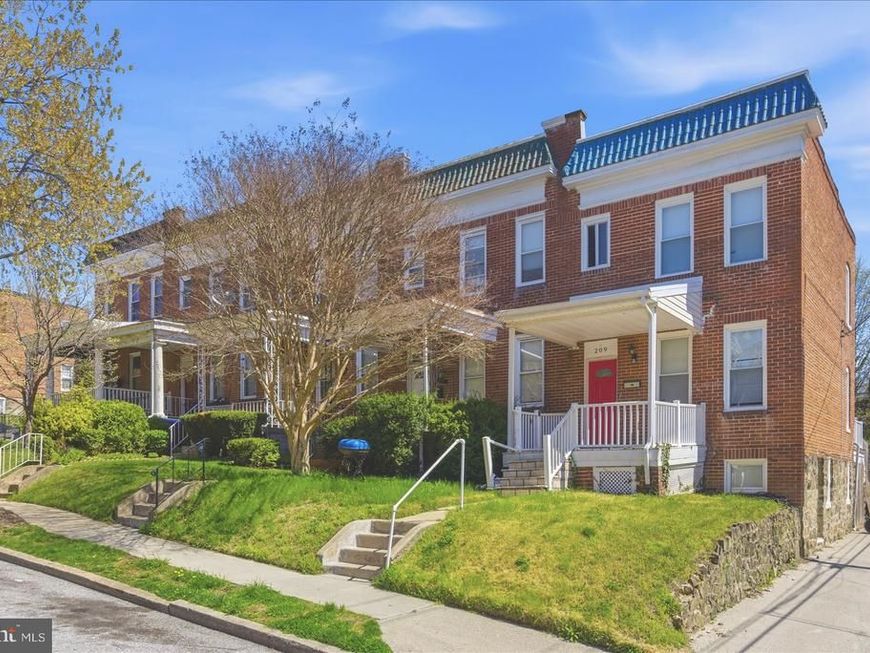 209 S Tremont Road , Baltimore, MD 21229 Main Photo
