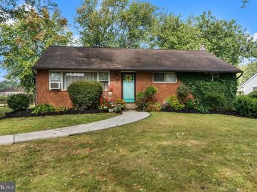 106 HOLLY DRIVE, HATBORO, PA 19040