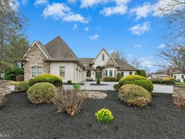 951 MACADA ROAD, BETHLEHEM, PA 18017