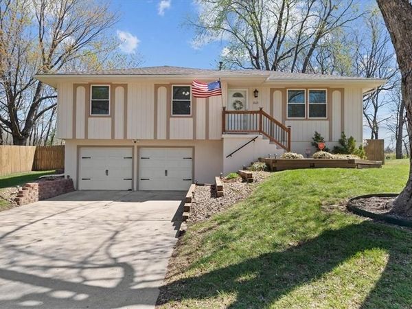 2113 S Owings Street, Oak Grove, MO 64075