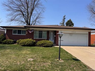 30055 Boewe Drive, Warren, MI 48092