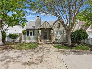 4828 Bryce Avenue, Fort Worth, TX 76107