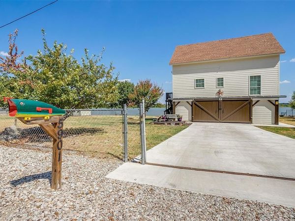 5901 Parkside Court, Granbury, TX 76048