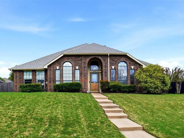 833 Windy Meadow Circle, DeSoto, TX 75115