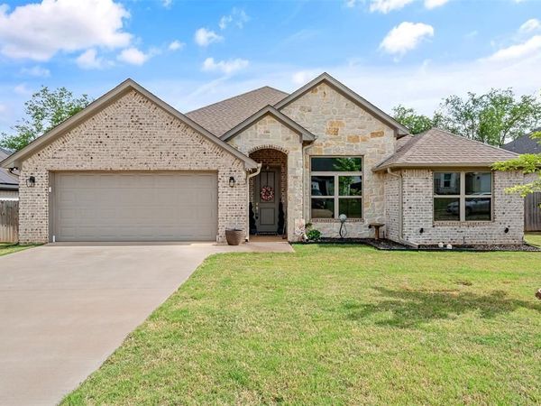 112 Amanda Avenue, Bullard, TX 75757