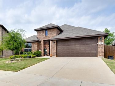 744 Sandy Chip Trail, Fort Worth, TX 76108