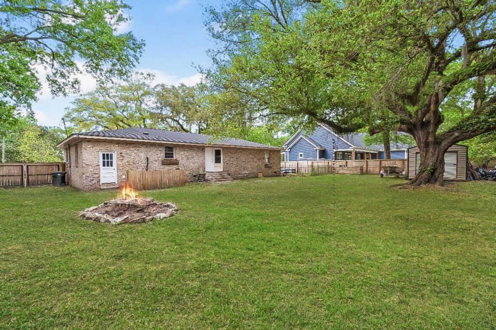 1010 Albert Storm Avenue Photo 28