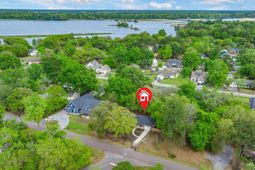 1010 Albert Storm Avenue photo 4