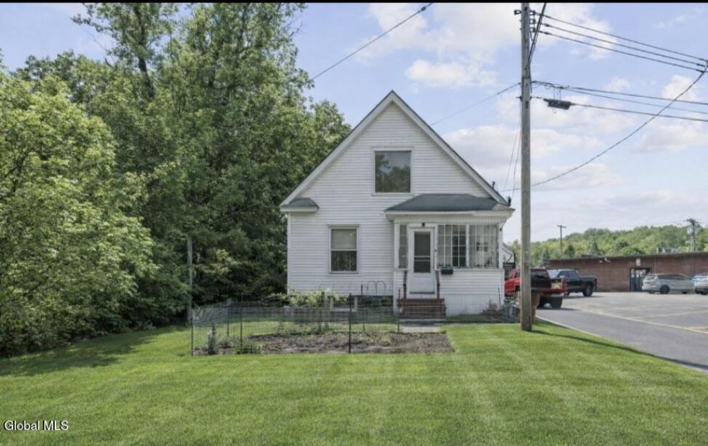 4 River Street, Gloversville, NY 12078 Main Photo