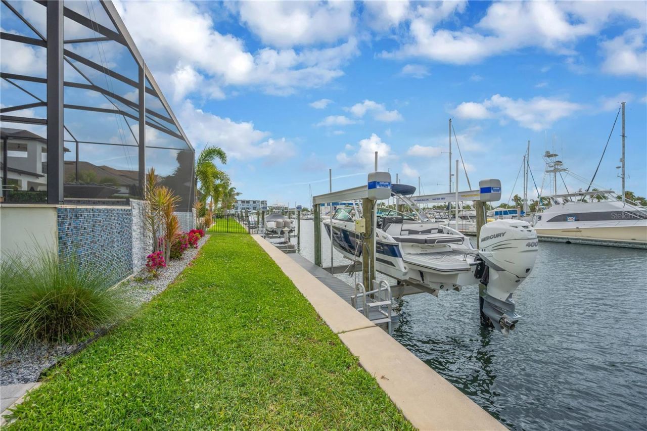 3034 Christophers Watch Lane, Ruskin, FL 33570 Photo