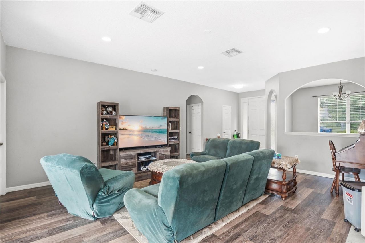 860 Hart Avenue, Altamonte Springs, FL 32701 Photo