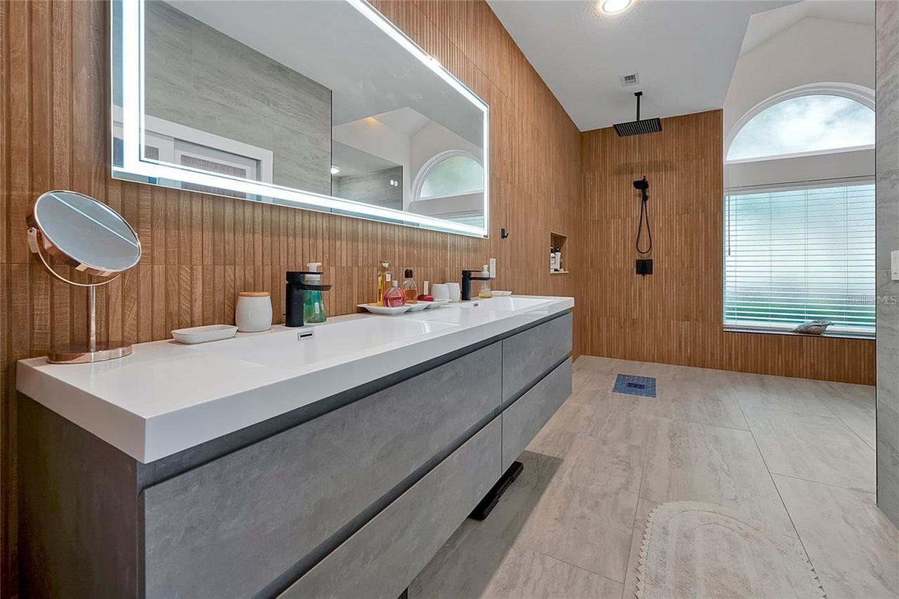 7705 Apple Tree Circle , Orlando, FL 32819 Photo