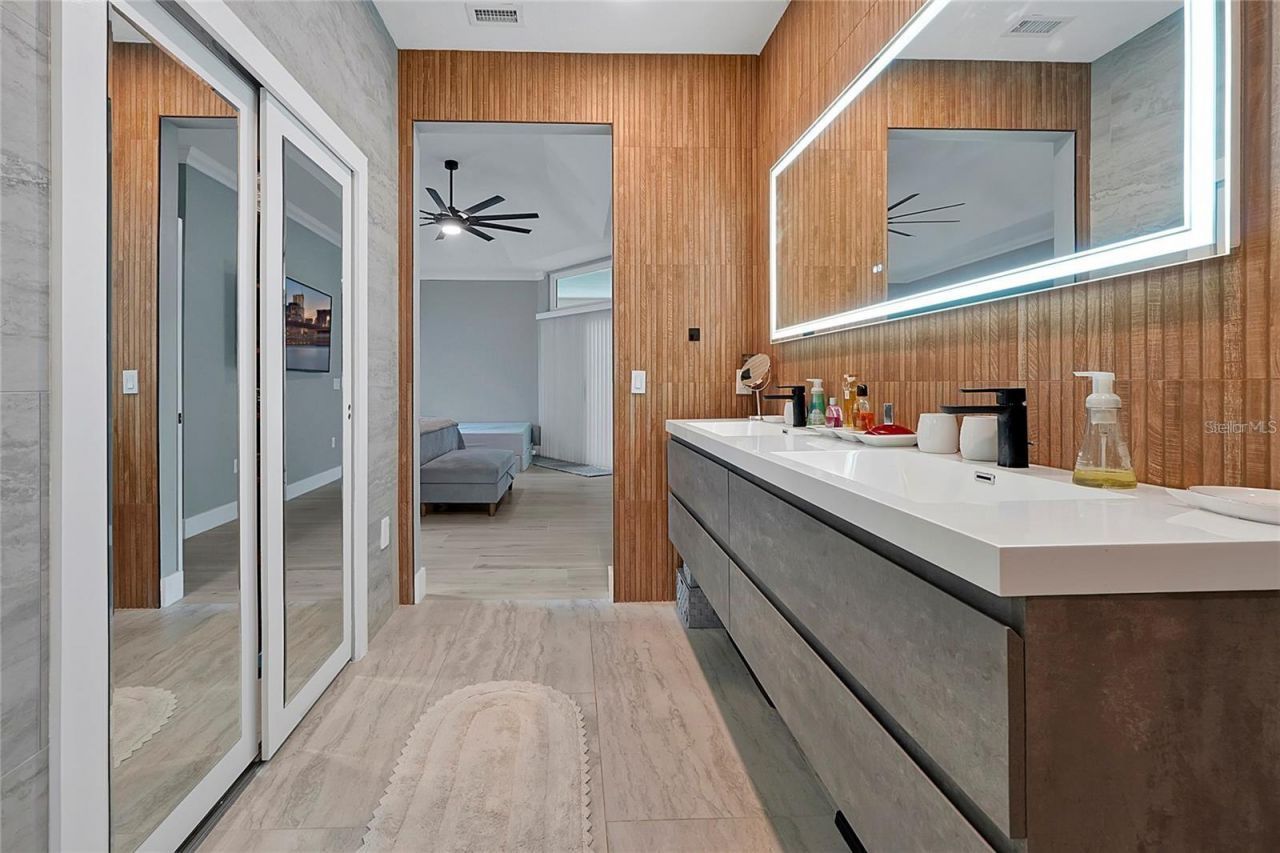 7705 Apple Tree Circle , Orlando, FL 32819 Photo