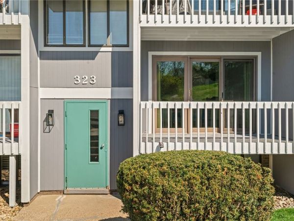 323 Ridge Point Cir, Unit 24, Bridgeville, PA 15017