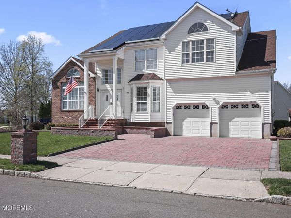 30 Terrier Place, Kendall Park, NJ 08824