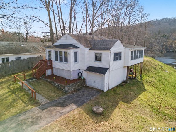 95 Kitemaug, Montville, CT 06382