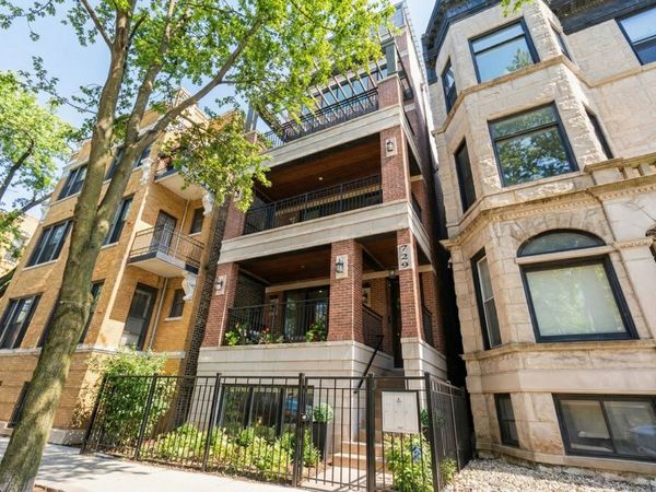 729 W Barry Avenue , Unit 1, Chicago, IL 60657
