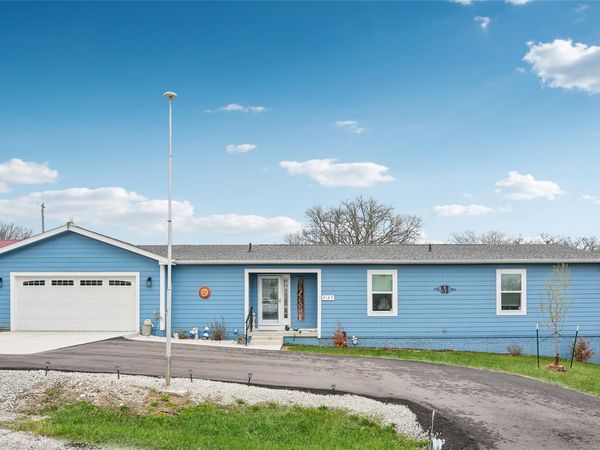 8137 Ivy Street, Dexter, IA 50070