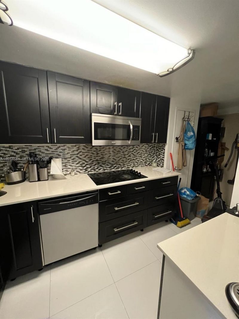 999 Brickell Bay Dr, Unit 1506, Miami, FL 33131 Photo