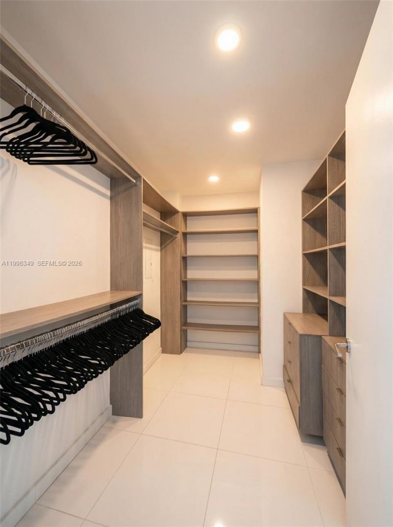 851 NE 1st Ave , Unit 2301, Miami, FL 33132 Photo