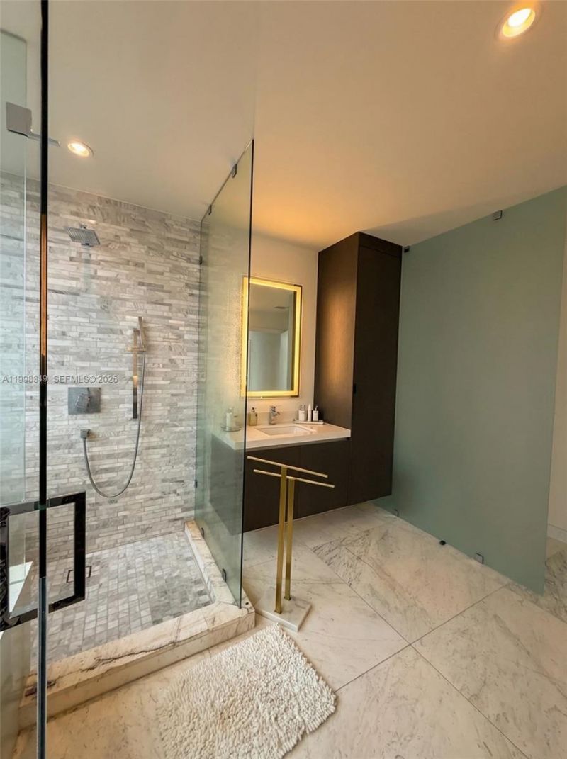 851 NE 1st Ave , Unit 2301, Miami, FL 33132 Photo