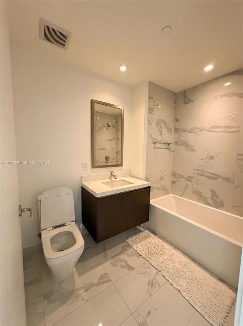 851 NE 1st Ave , Unit 2301, Miami, FL 33132 Photo