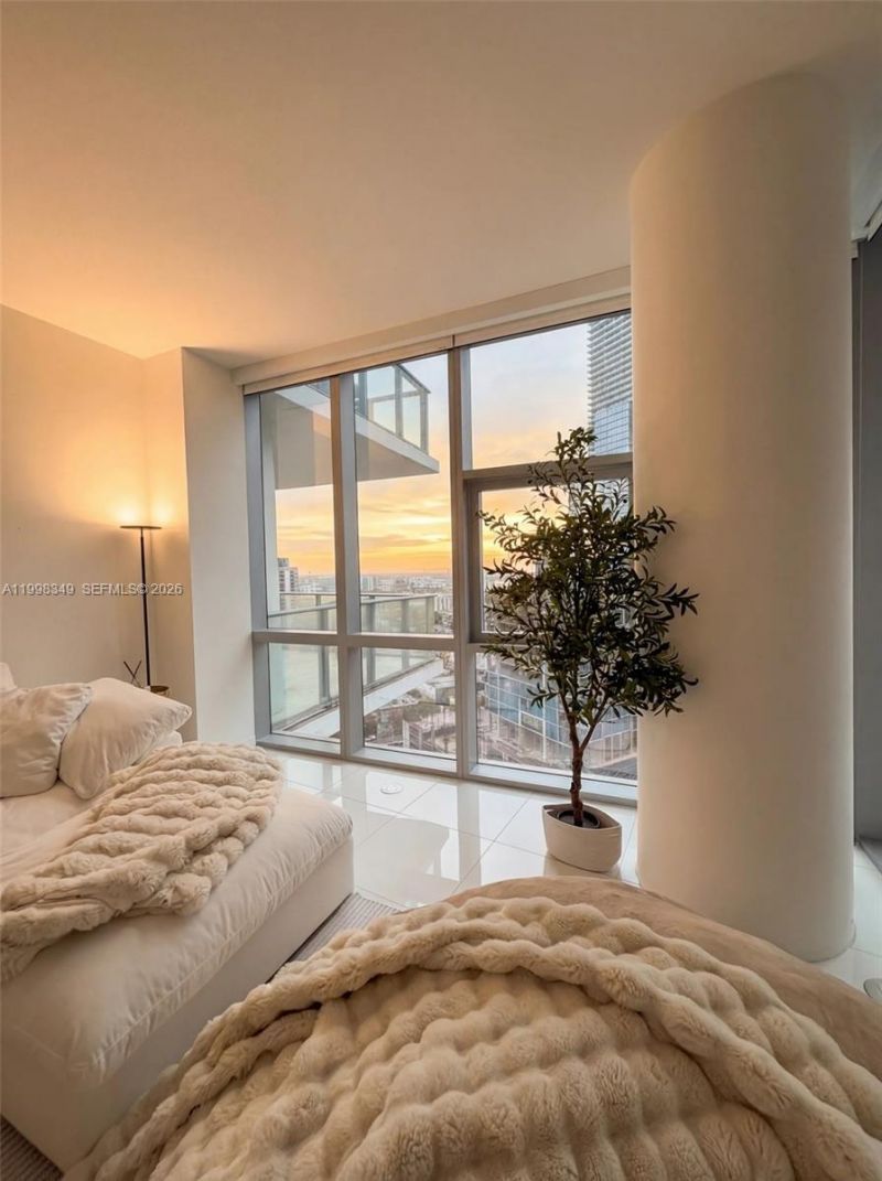 851 NE 1st Ave , Unit 2301, Miami, FL 33132 Photo