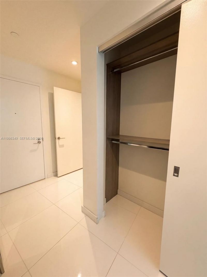 851 NE 1st Ave , Unit 2301, Miami, FL 33132 Photo