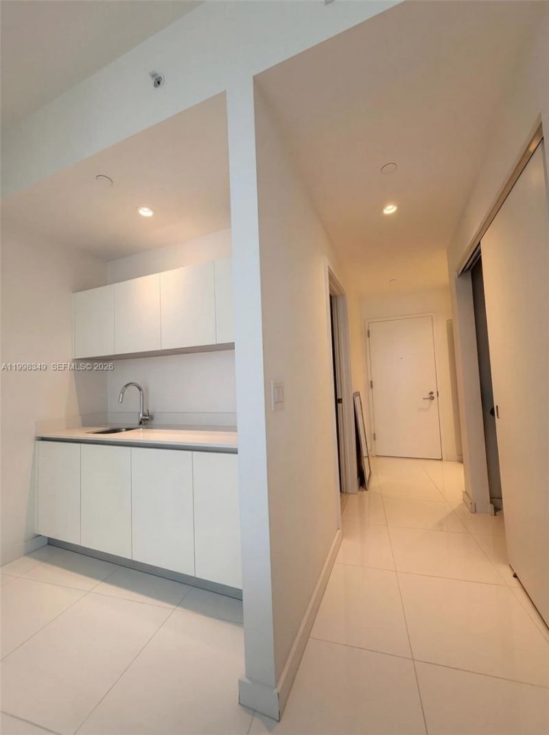 851 NE 1st Ave , Unit 2301, Miami, FL 33132 Photo