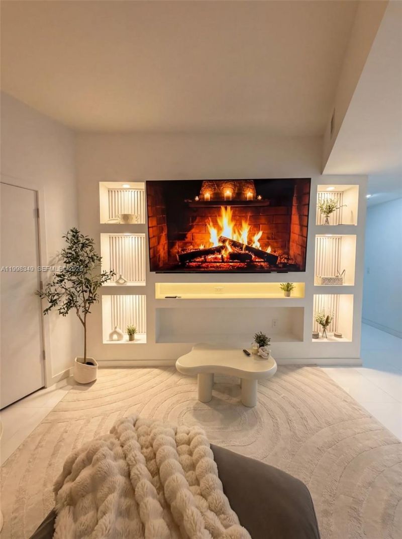 851 NE 1st Ave , Unit 2301, Miami, FL 33132 Photo