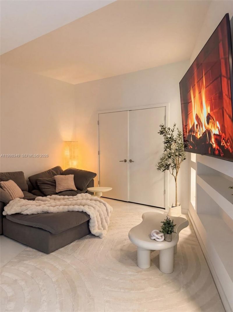 851 NE 1st Ave , Unit 2301, Miami, FL 33132 Photo