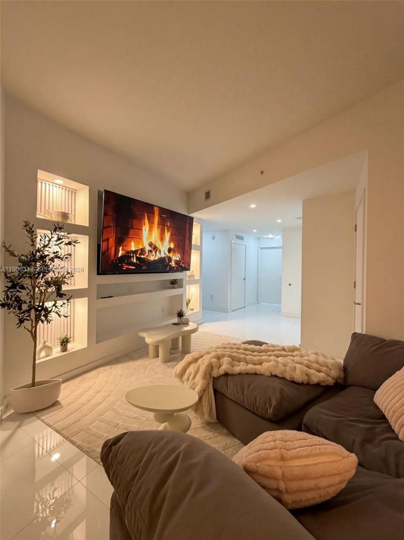 851 NE 1st Ave , Unit 2301, Miami, FL 33132 Photo