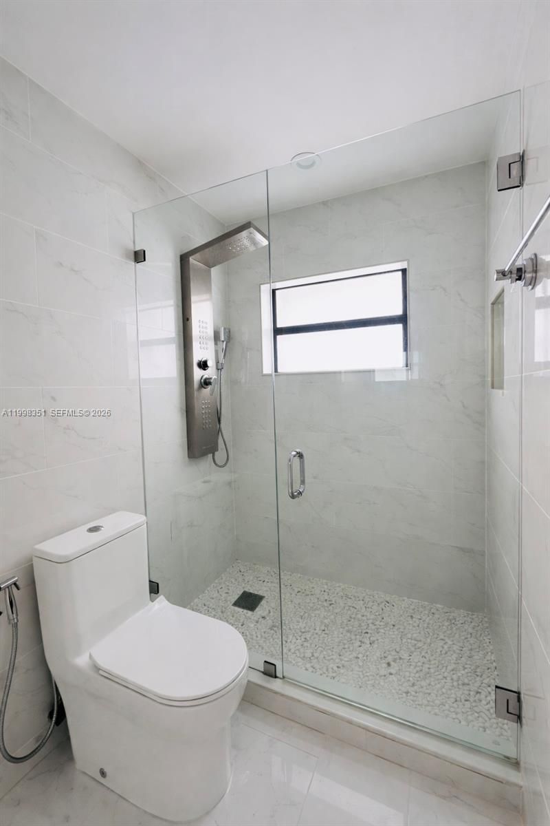 9069 NW 193rd St, Hialeah, FL 33018 Photo