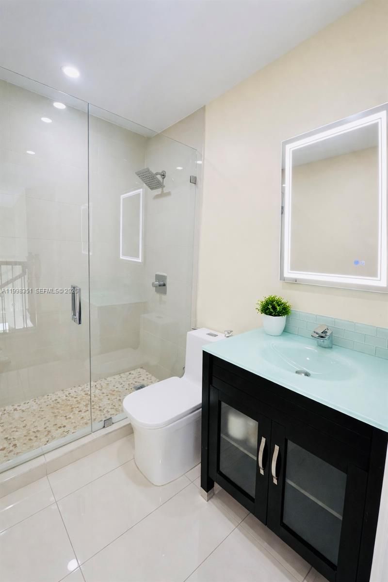 9069 NW 193rd St, Hialeah, FL 33018 Photo