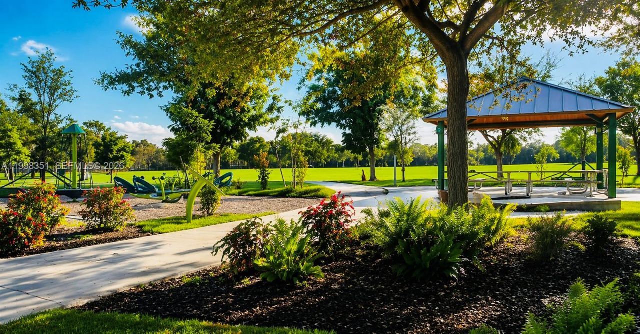 9069 NW 193rd St, Hialeah, FL 33018 Photo