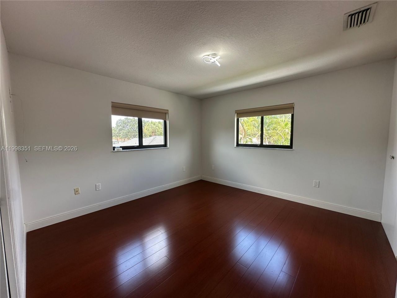 9069 NW 193rd St, Hialeah, FL 33018 Photo