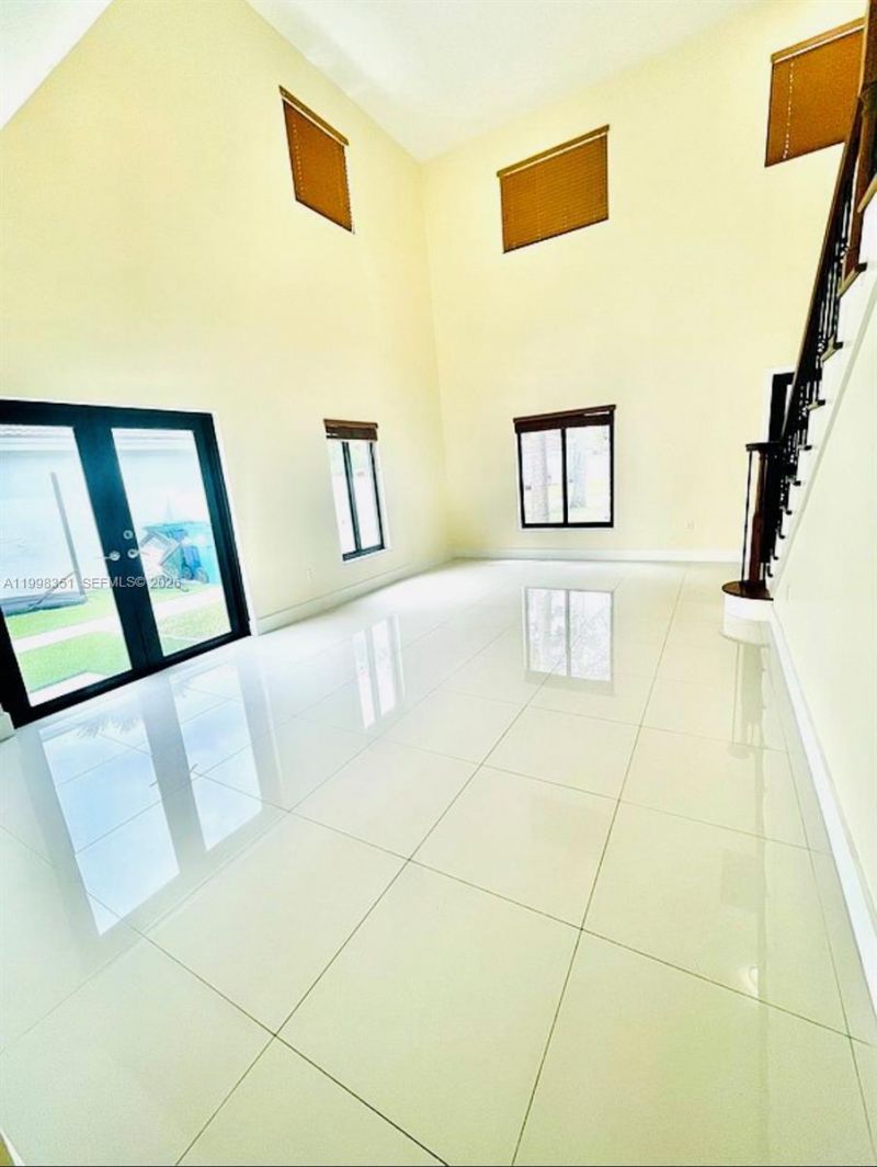 9069 NW 193rd St, Hialeah, FL 33018 Photo