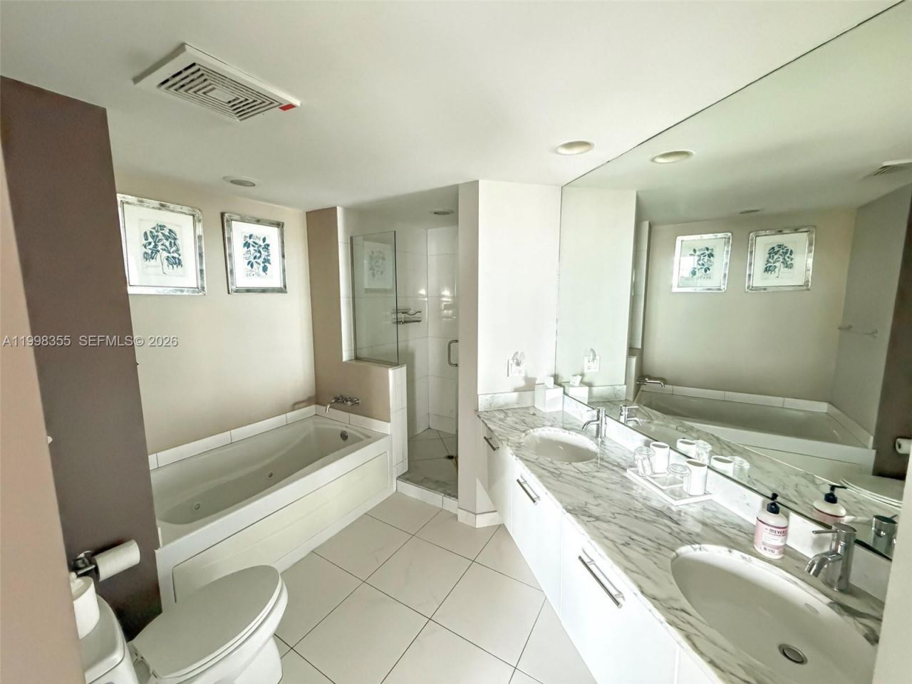500 Brickell Ave, Unit 3001, Miami, FL 33131 Photo