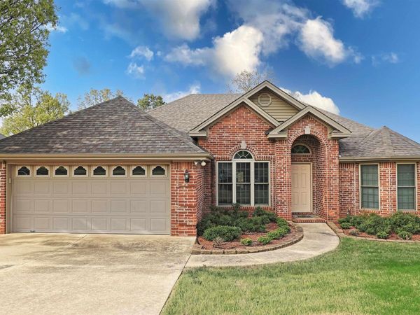 45 W Point Drive, Maumelle, AR 72113
