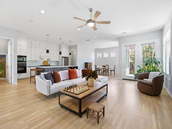 406 Hazeltine DR, Lakeway, TX 78734