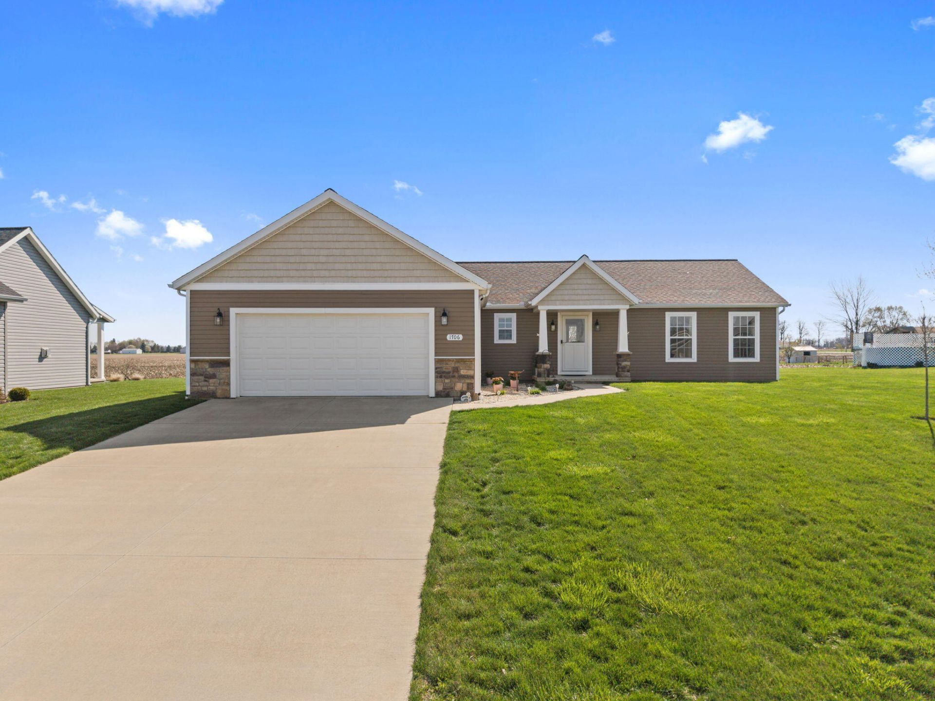 1706 Applejack Drive, Wapakoneta, OH 45895 Main Photo