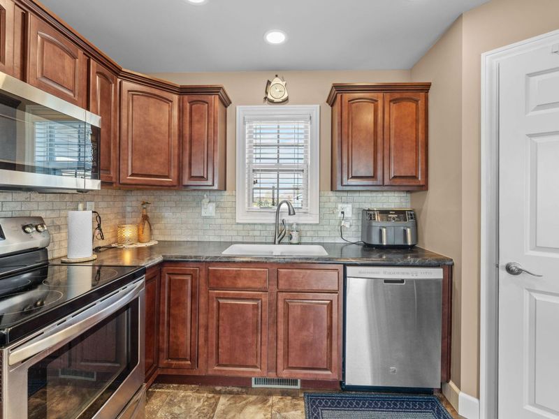 1706 Applejack Drive, Wapakoneta, OH 45895 Photo 22