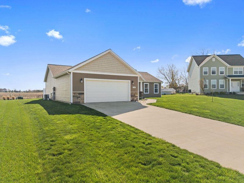1706 Applejack Drive, Wapakoneta, OH 45895 Photo 4