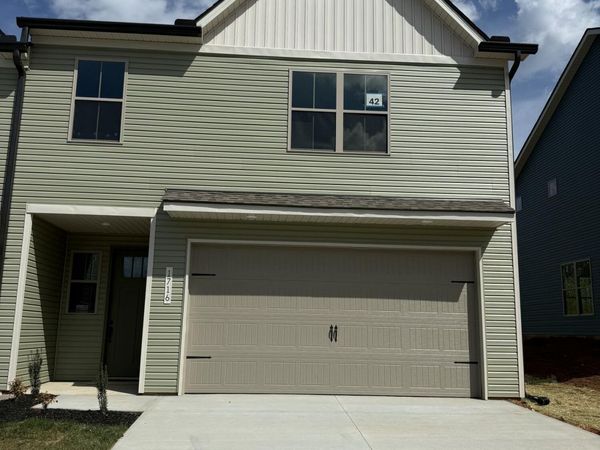 1716 Bennett Village Drive, Maryville, TN 37804