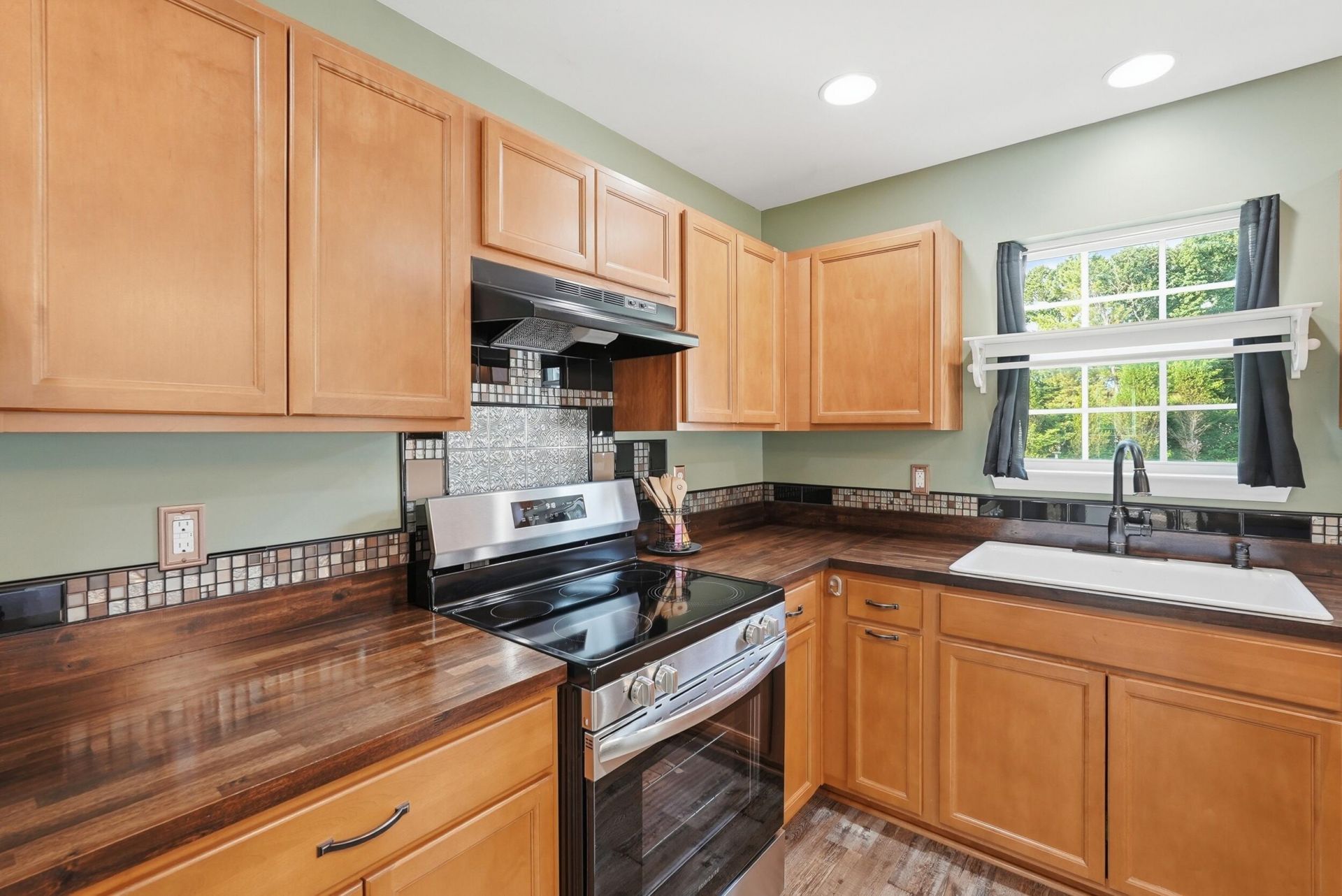 145 Notta Way Photo 12